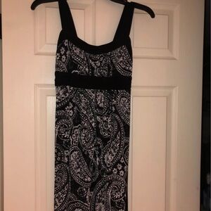 Black and White Sleeveless Scoop Neck Maxi Dress